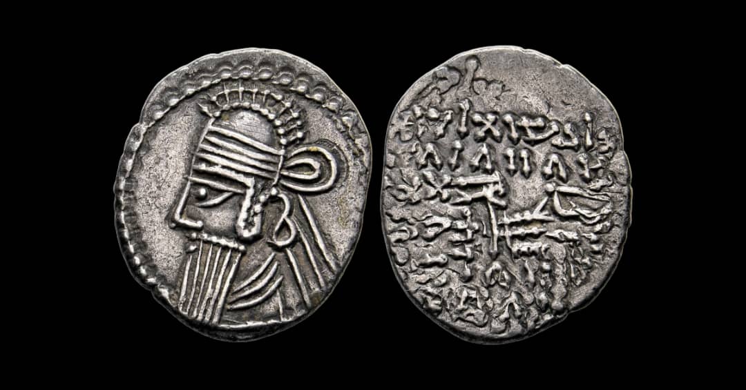 Vologases IV – AR Drachm Featuring Arsakes I and Tiaraed Bust (AD 147–191, Ekbatana)